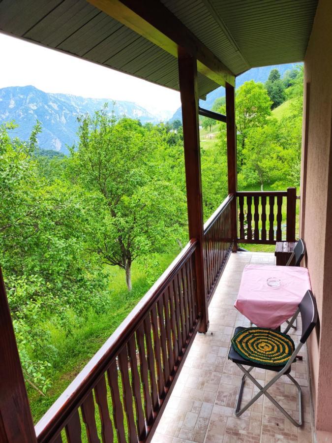 Privatni Smjestaj "Mratinje" Hostal Plužine Exterior foto