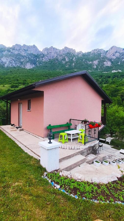 Privatni Smjestaj "Mratinje" Hostal Plužine Exterior foto