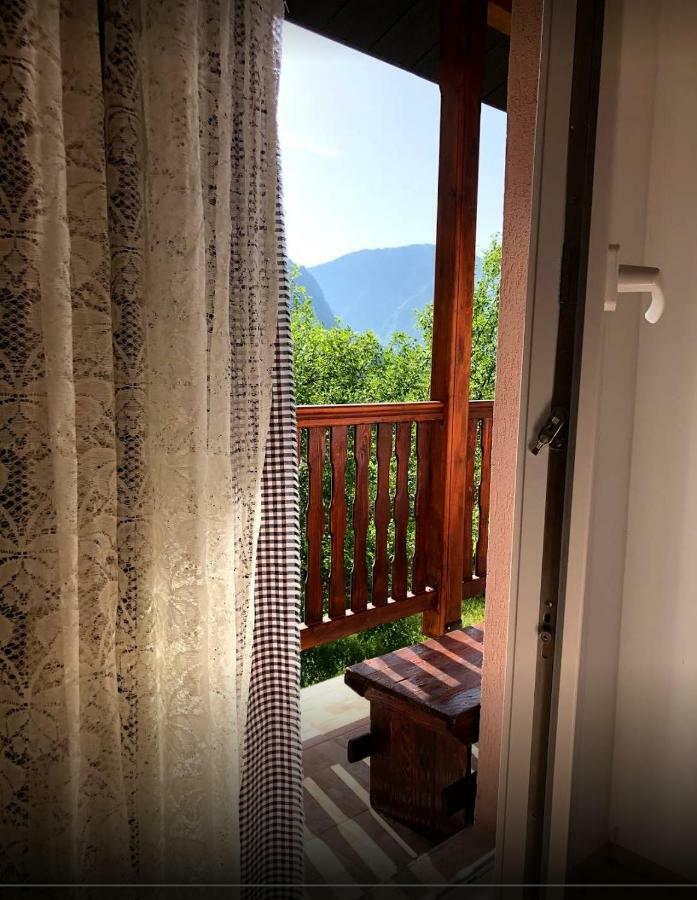 Privatni Smjestaj "Mratinje" Hostal Plužine Exterior foto
